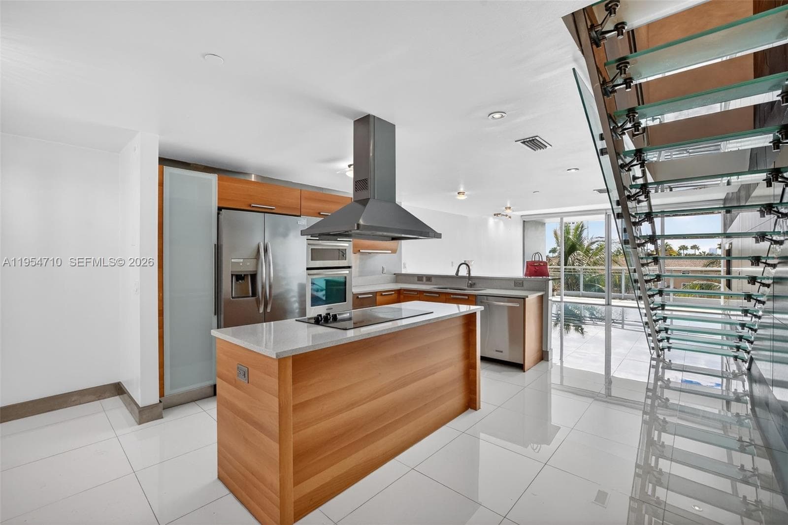 2950 NE 188th St # 302, Aventura FL 33180 — 15