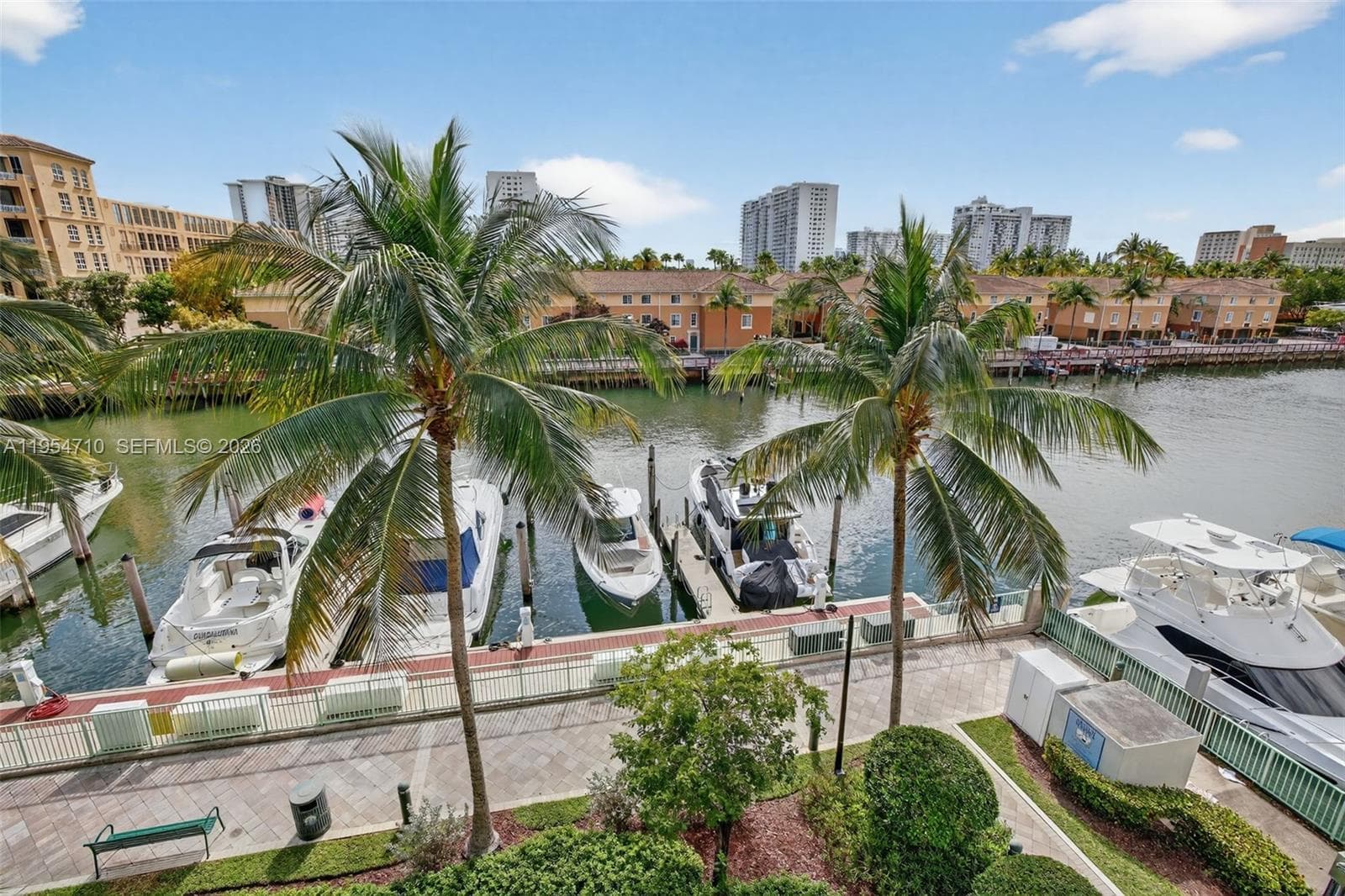 2950 NE 188th St # 302, Aventura FL 33180 — 31