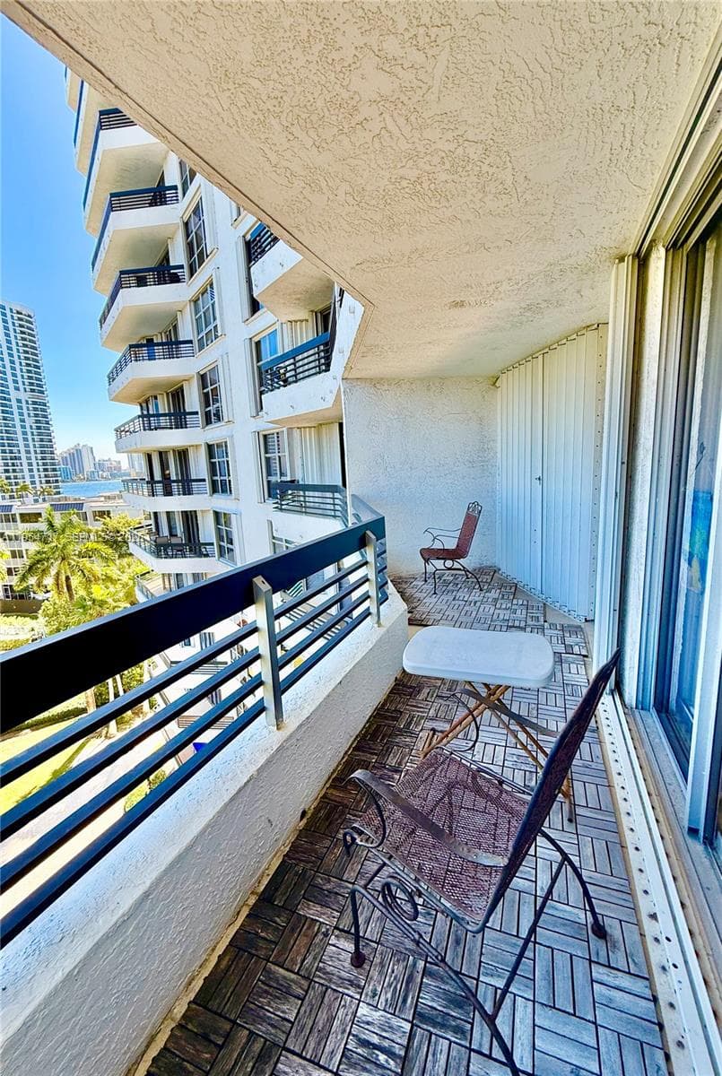 3400 NE 192nd St # 710, Aventura FL 33180 — 65
