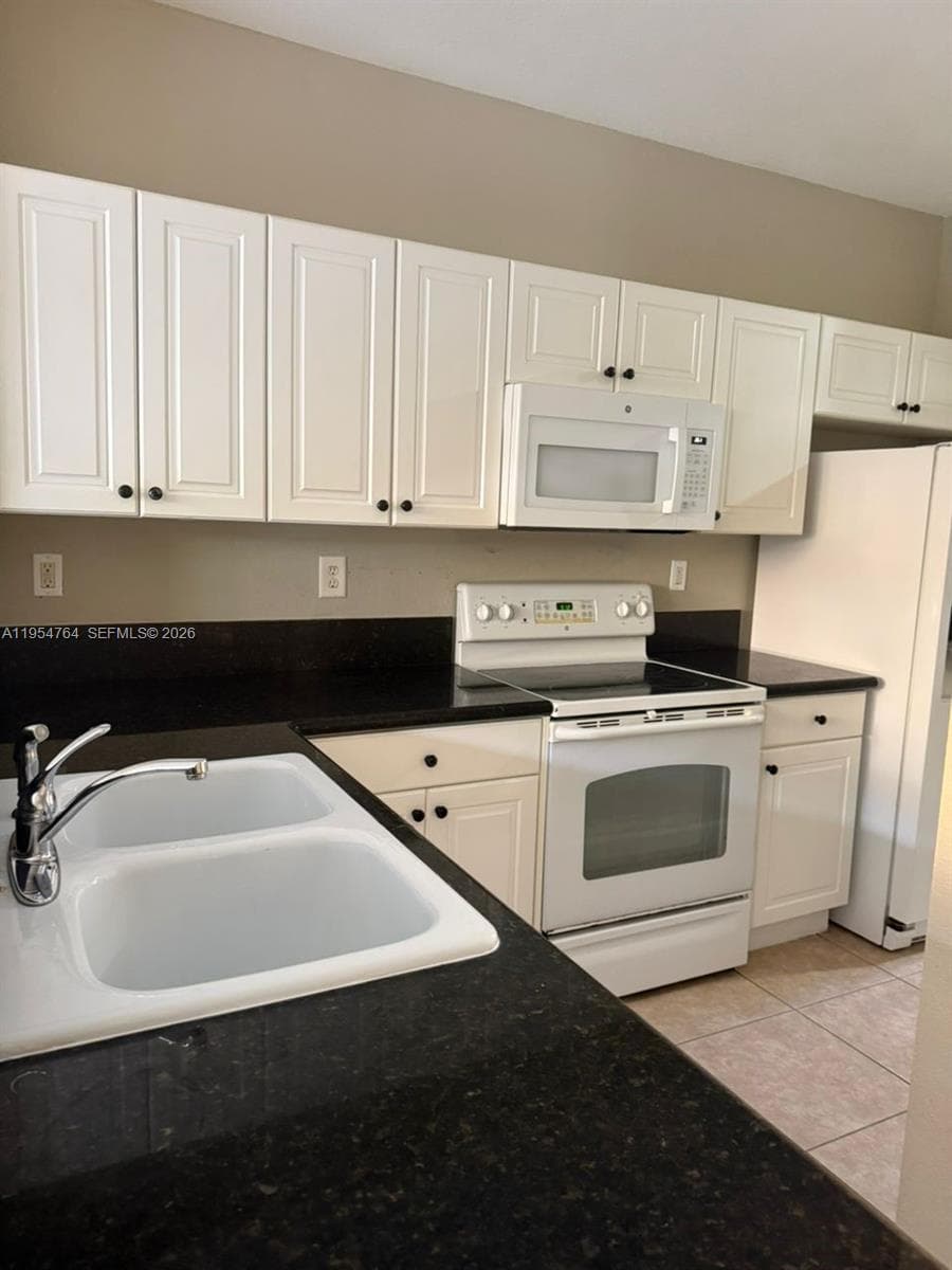 9353 SW 227th St # 21, Cutler Bay FL 33190 — 10