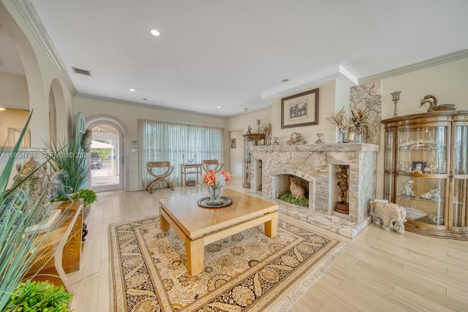 170 S Hibiscus Dr, Miami Beach FL 33139 — 17