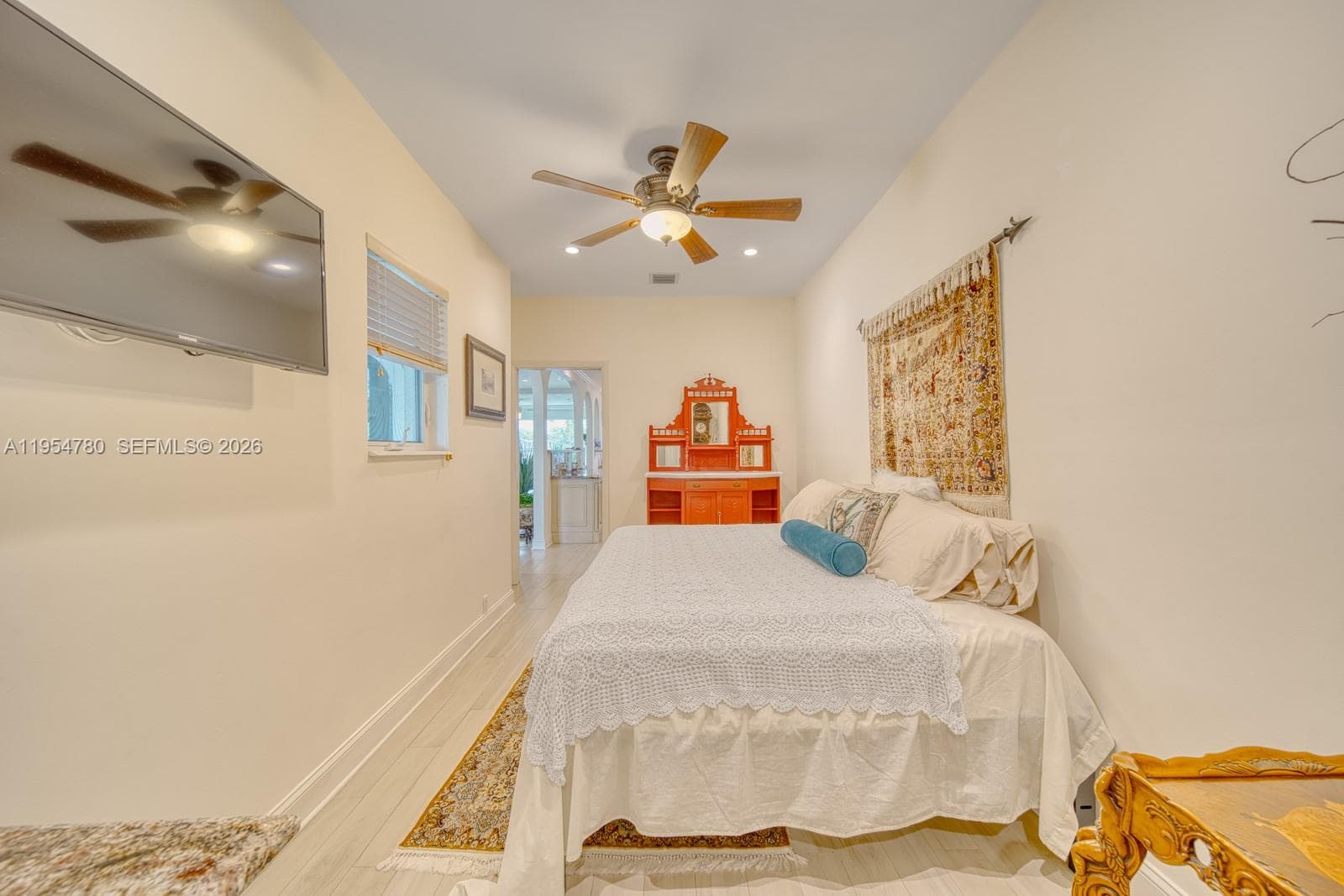 170 S Hibiscus Dr, Miami Beach FL 33139 — 32