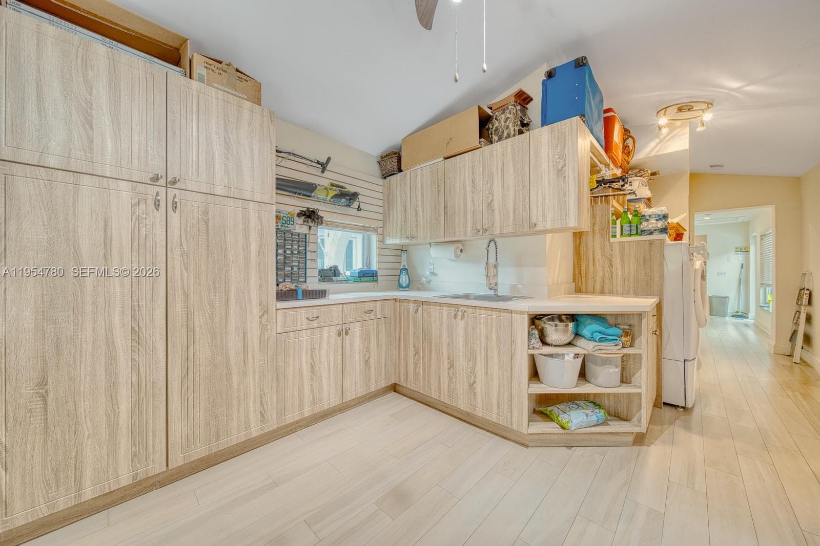 170 S Hibiscus Dr, Miami Beach FL 33139 — 40