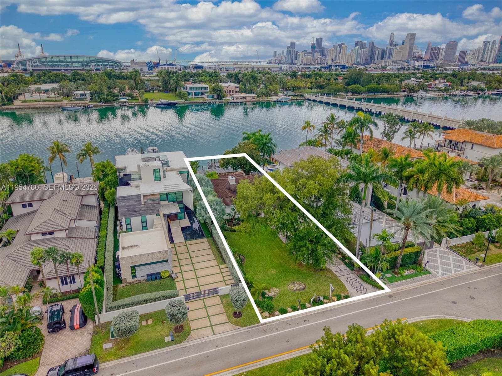170 S Hibiscus Dr, Miami Beach FL 33139 — 4