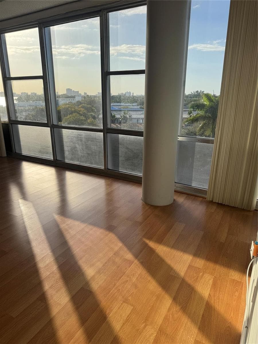 900 Bay Drive # 513, Miami Beach FL 33141 — 2