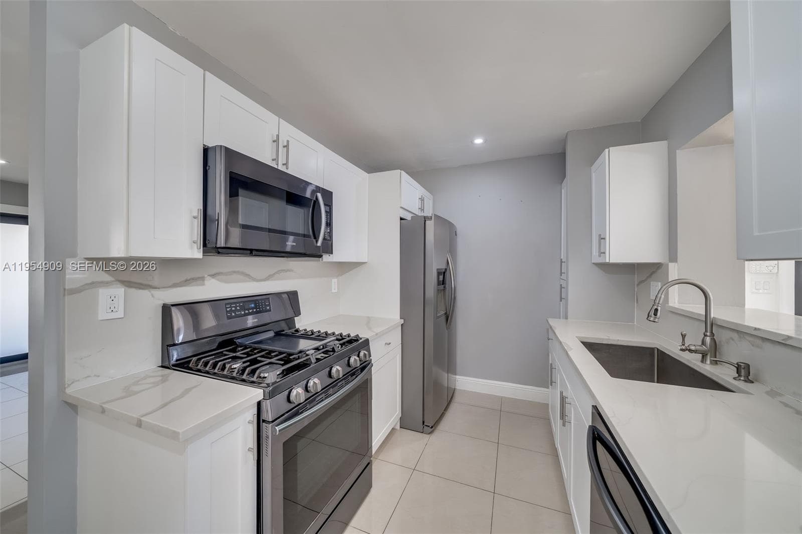 11800 SW 35th St, Miami FL 33175 — 17
