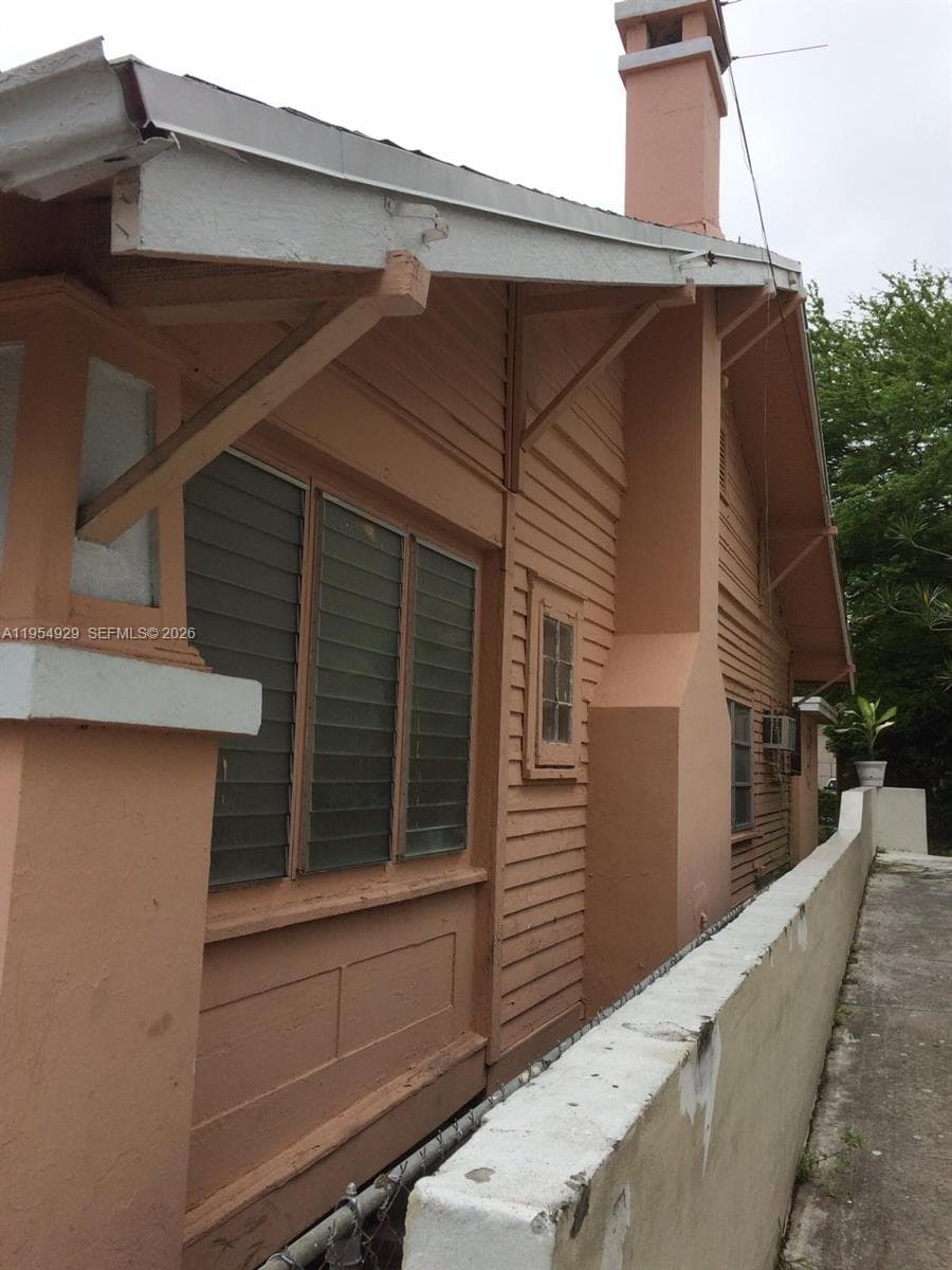 114 NW 10th Ave, Miami FL 33128 — 7