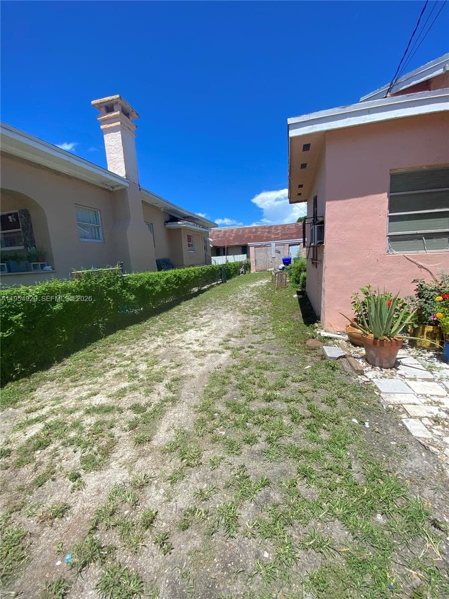 114 NW 10th Ave, Miami FL 33128 — 5