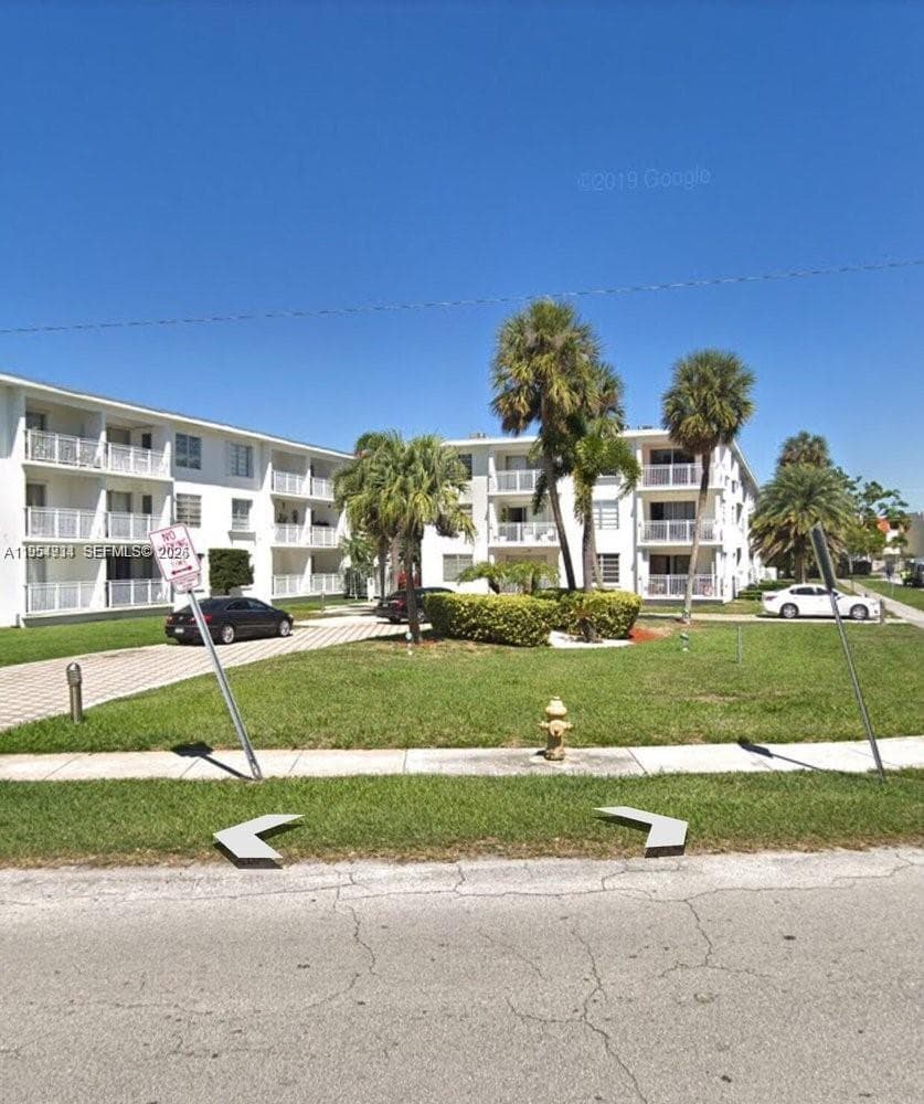 1631 NE 114th St # 201, Miami FL 33181 — 1