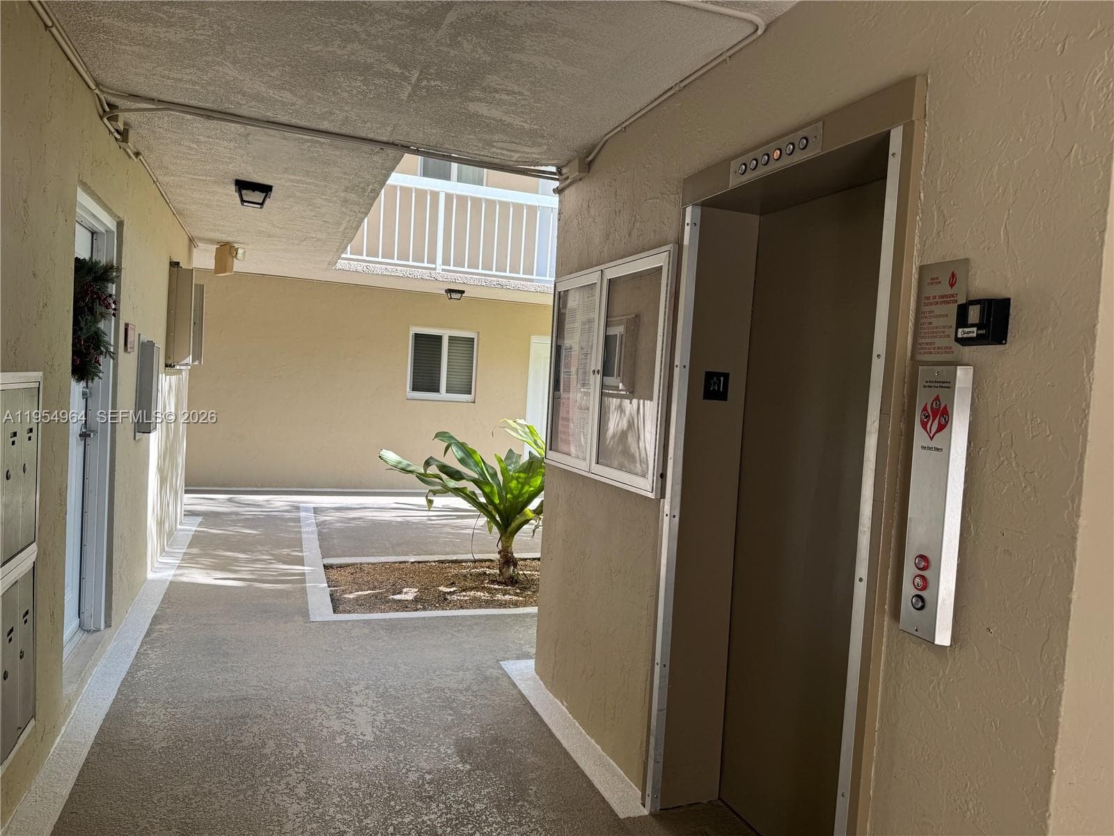 Village Of Kings Creek Co, Miami, FL — 28