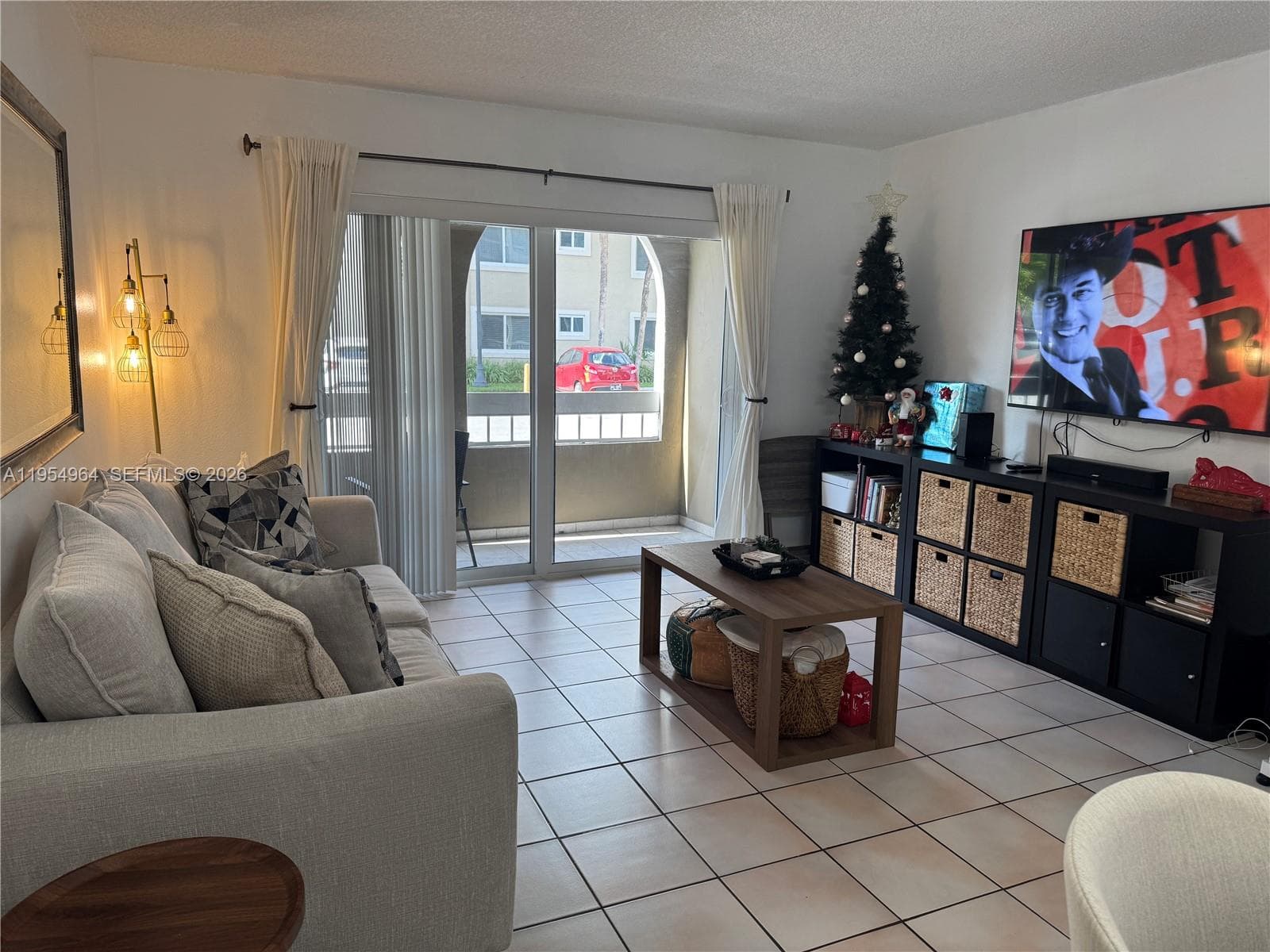 Village Of Kings Creek Co, Miami, FL — 10