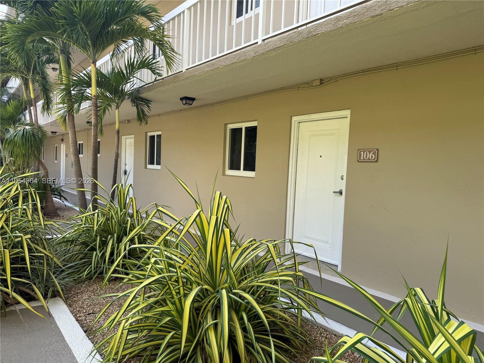 Village Of Kings Creek Co, Miami, FL — 29
