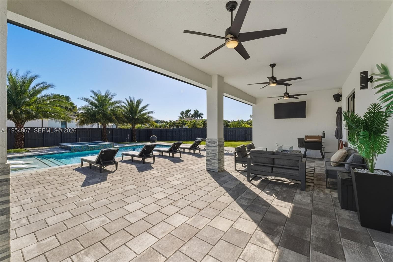 1410 NW 19th St, Homestead FL 33030 — 22