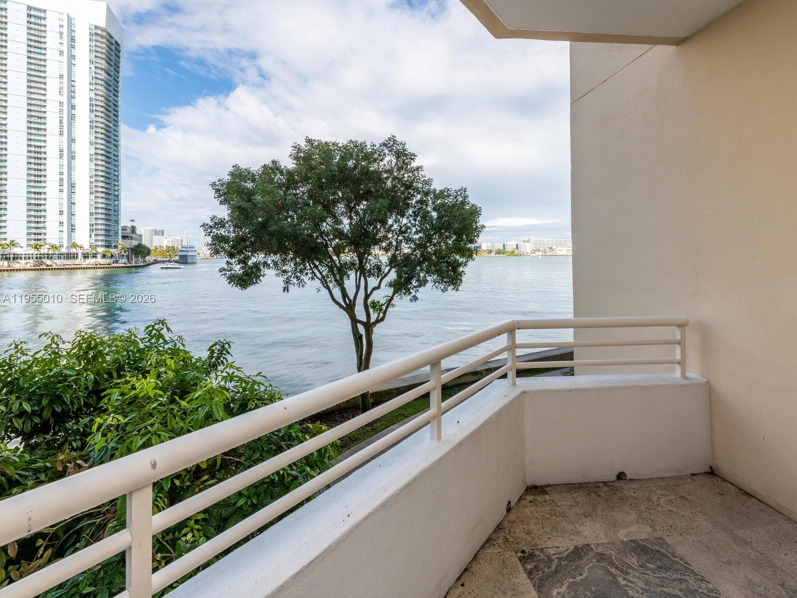 888 Brickell Key Dr # 210, Miami FL 33131 — 54