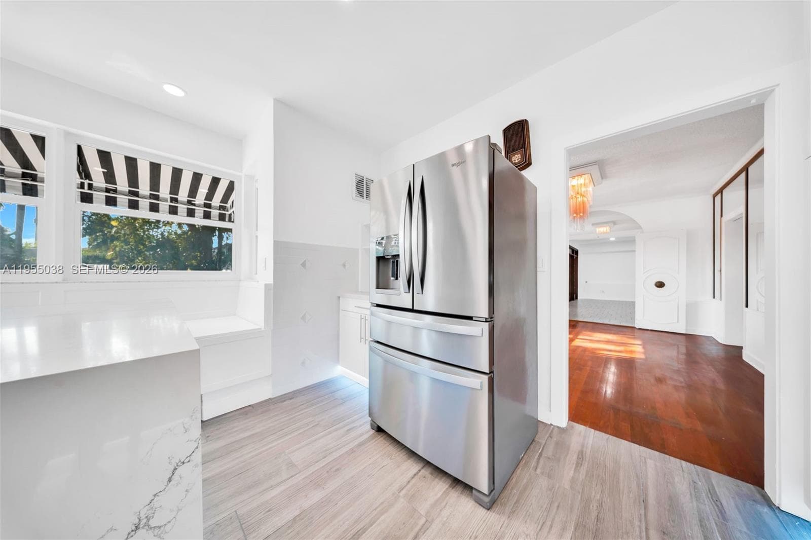 520 Morningside Dr, Miami Springs FL 33166 — 27