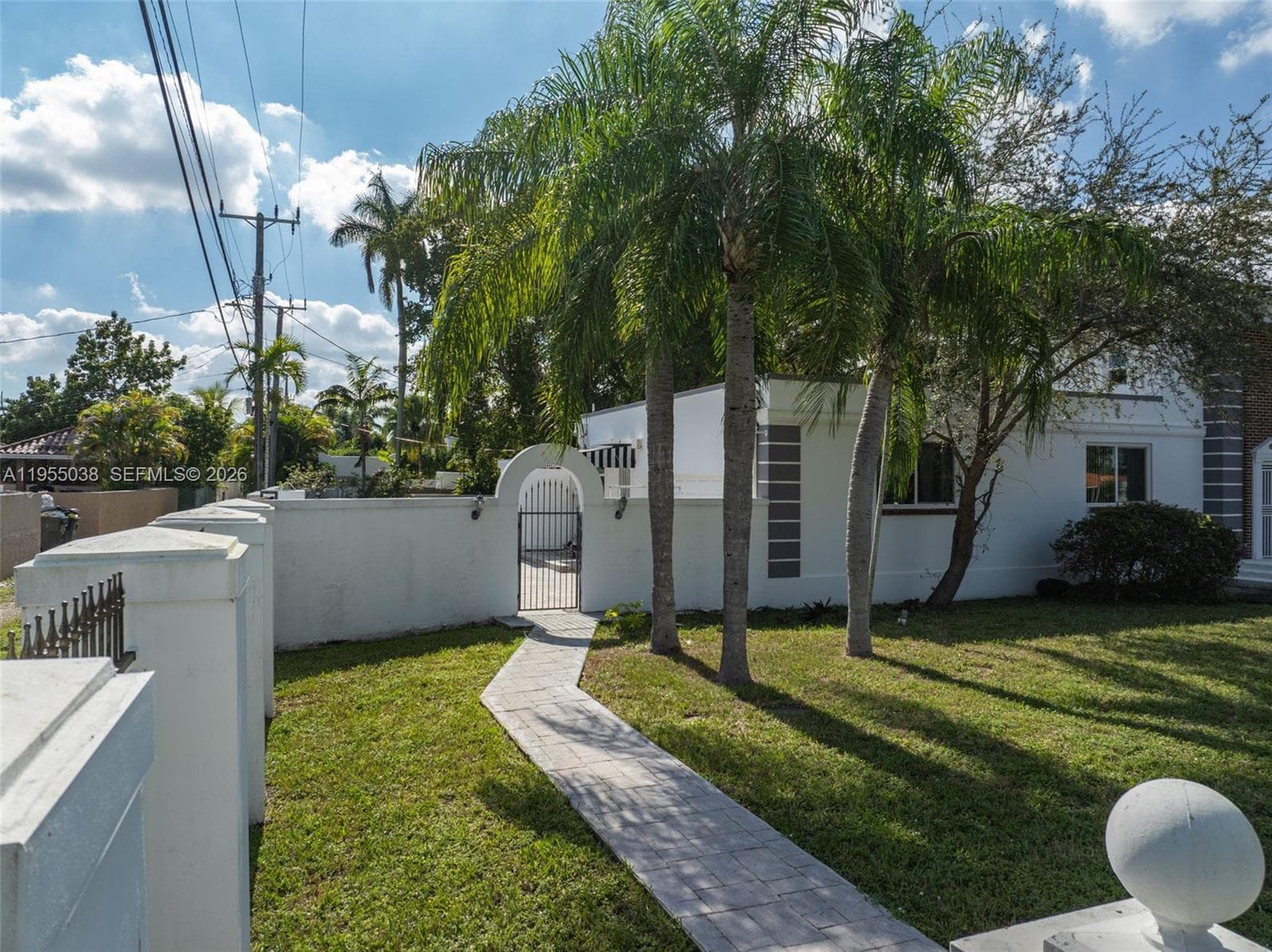 520 Morningside Dr, Miami Springs FL 33166 — 46