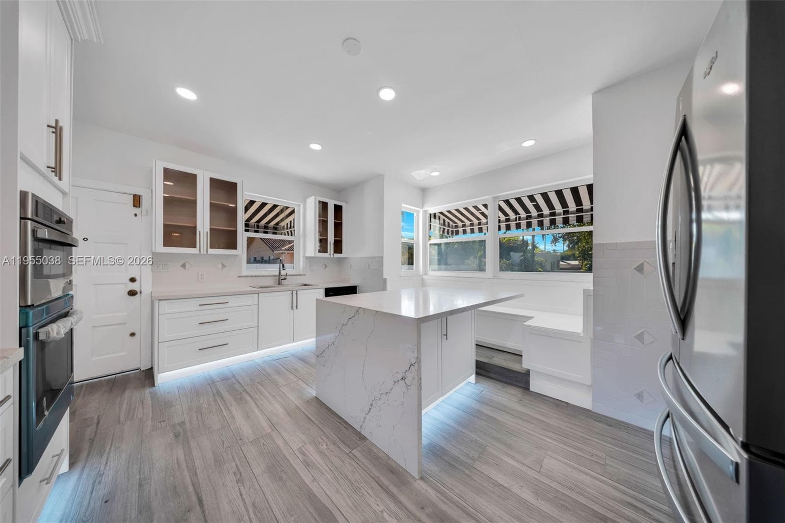 520 Morningside Dr, Miami Springs FL 33166 — 25