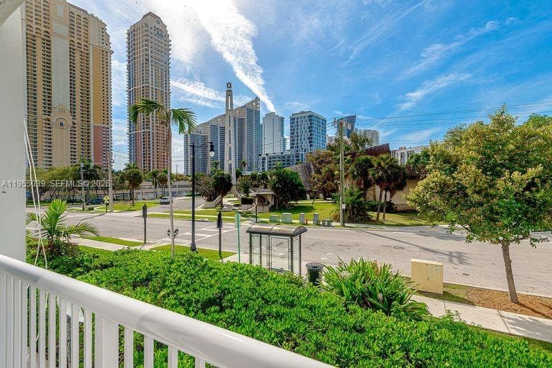 17800 Atlantic Blvd # 203, Sunny Isles Beach FL 33160 — 22