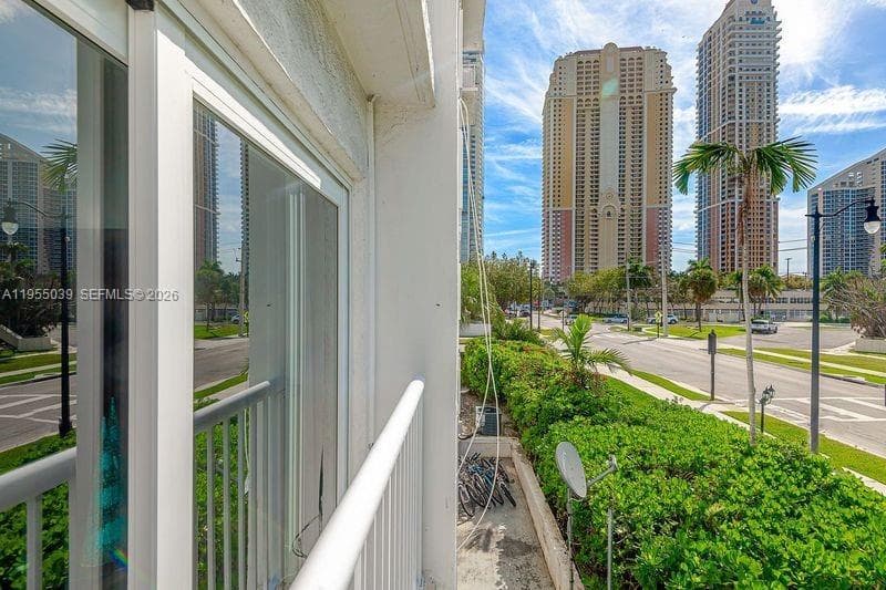 17800 Atlantic Blvd # 203, Sunny Isles Beach FL 33160 — 20