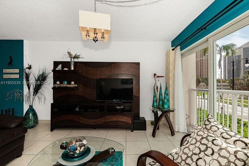 17800 Atlantic Blvd # 203, Sunny Isles Beach FL 33160 — 18