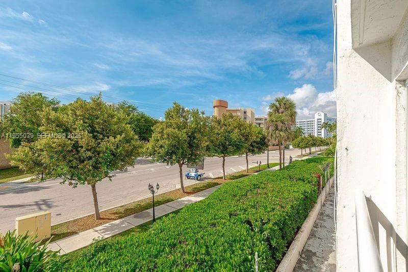 17800 Atlantic Blvd # 203, Sunny Isles Beach FL 33160 — 21