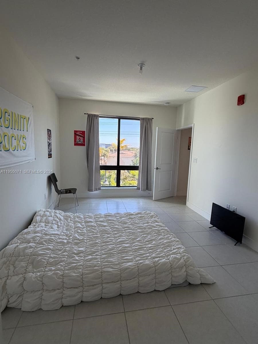 8001 NW 41st St # 310, Doral FL 33166 — 7