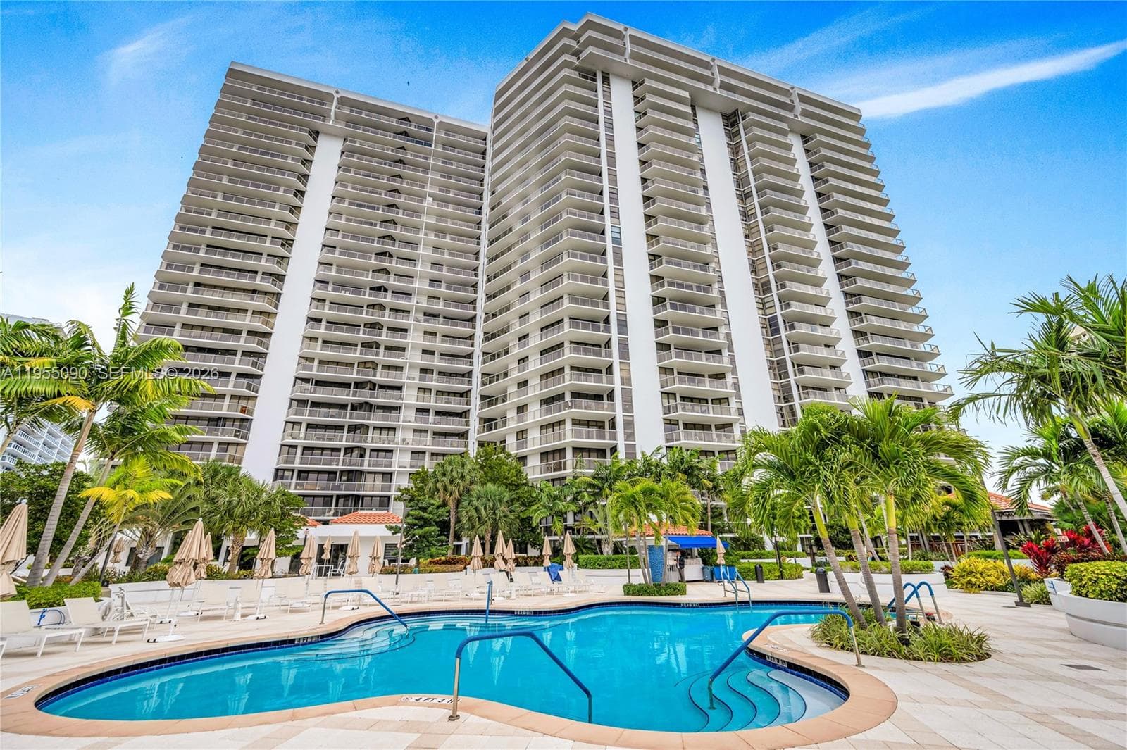 20281 E Country Club Dr # 210, Aventura FL 33180 — 1