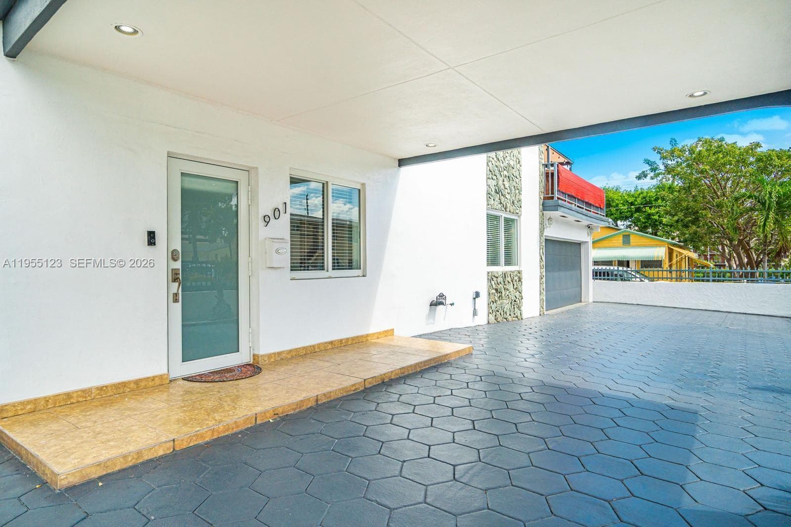 901 NW 22nd Pl, Miami FL 33125 — 3