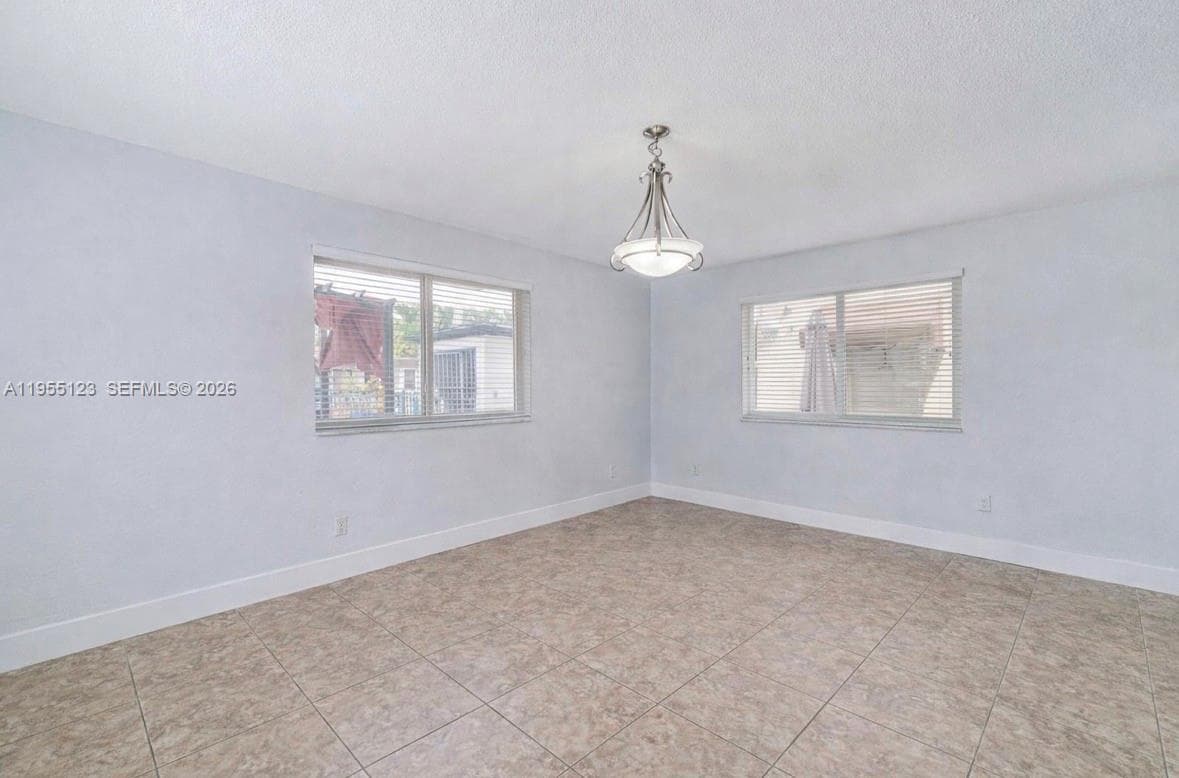 901 NW 22nd Pl, Miami FL 33125 — 8
