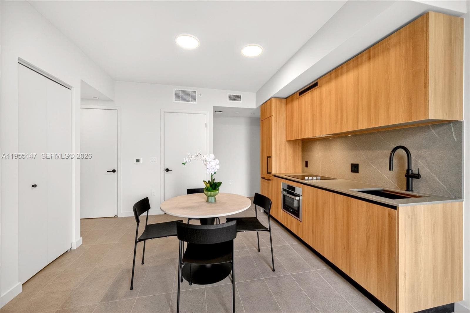 121 NE 5th Street # 1913, Miami FL 33132 — 9