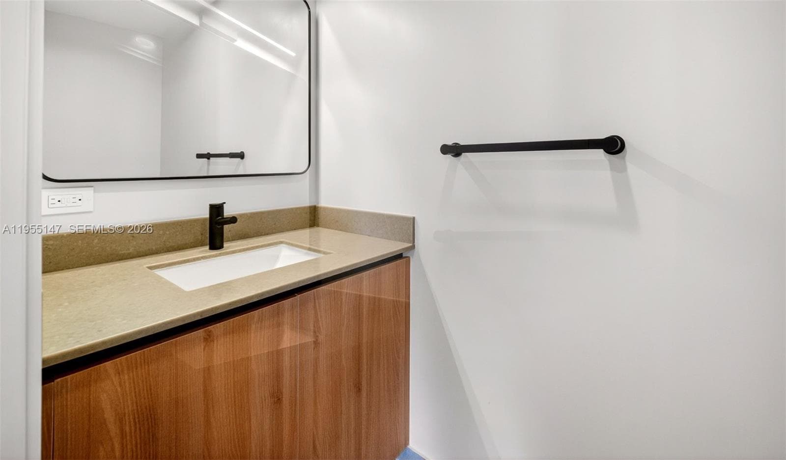 121 NE 5th Street # 1913, Miami FL 33132 — 14
