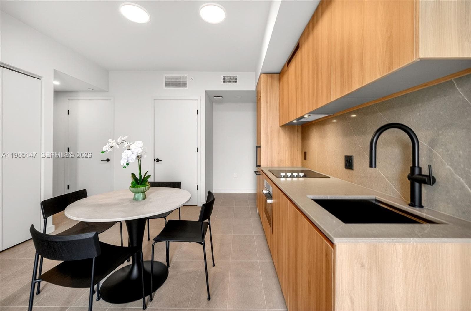 121 NE 5th Street # 1913, Miami FL 33132 — 8
