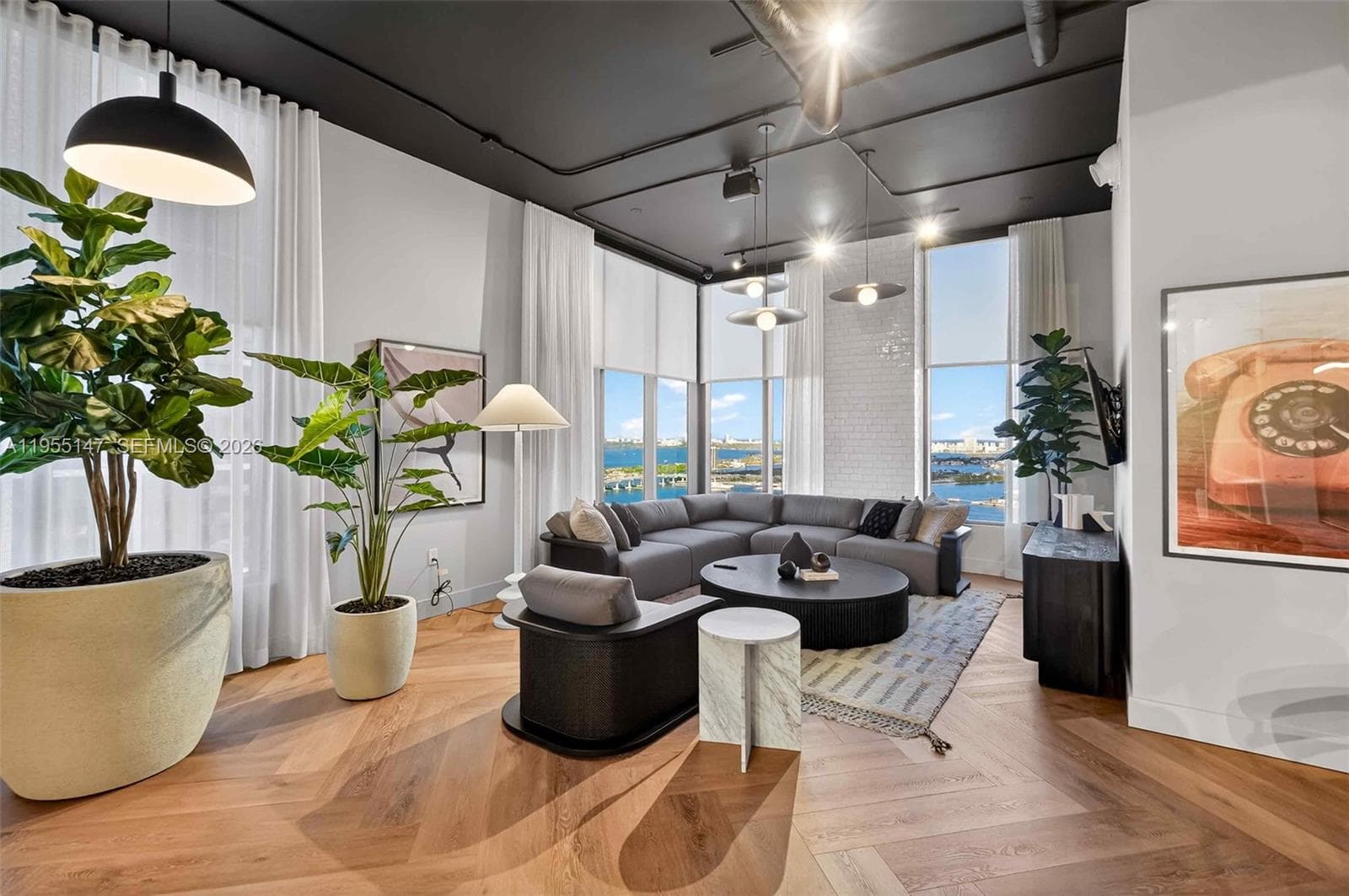 121 NE 5th Street # 1913, Miami FL 33132 — 21
