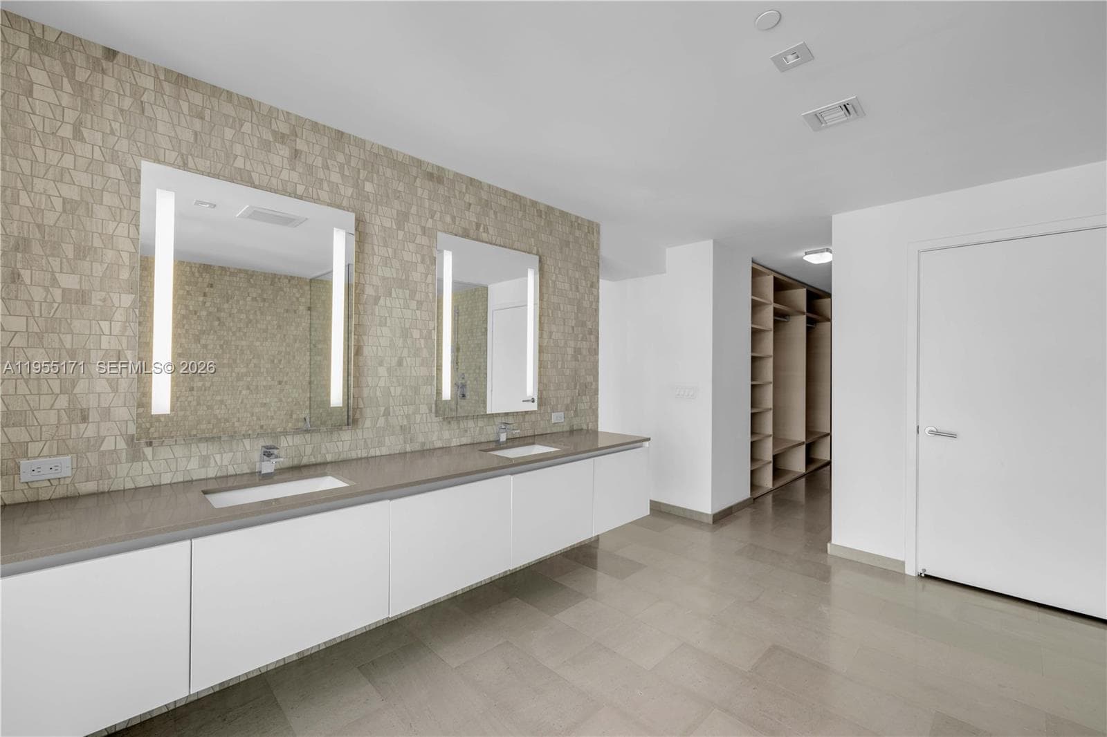 88 SW 7th St # 3711, Miami FL 33130 — 36