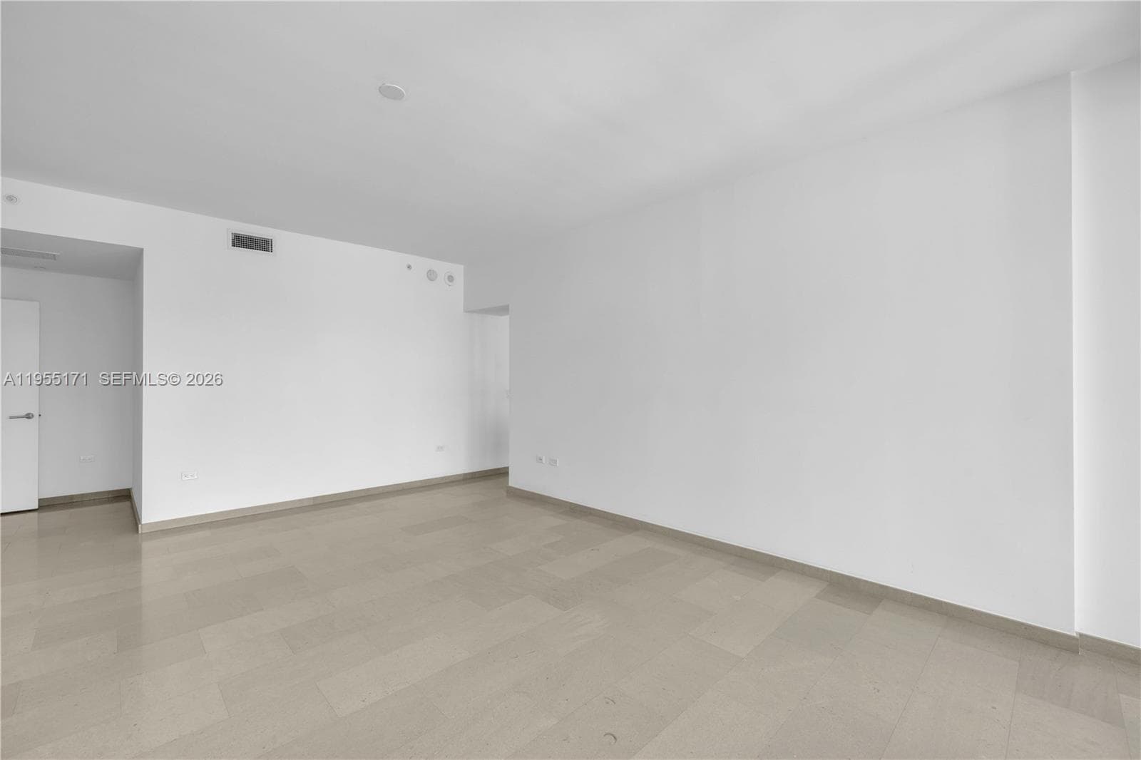 88 SW 7th St # 3711, Miami FL 33130 — 32