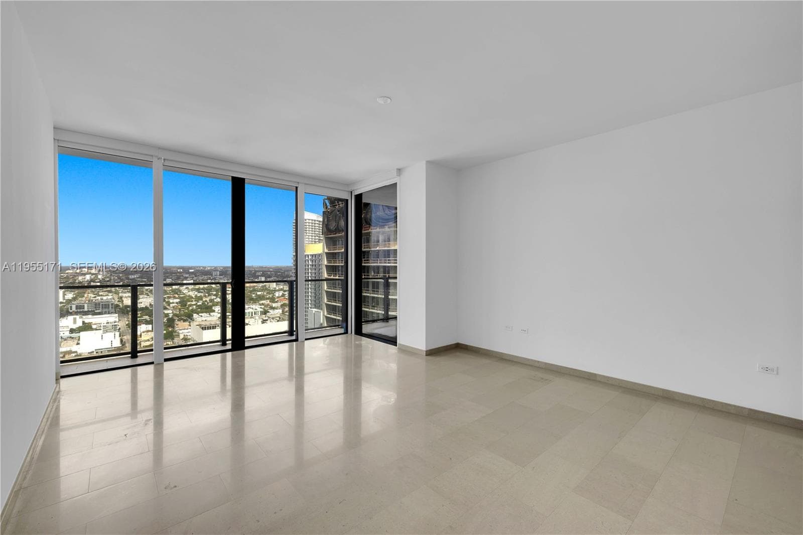 88 SW 7th St # 3711, Miami FL 33130 — 33