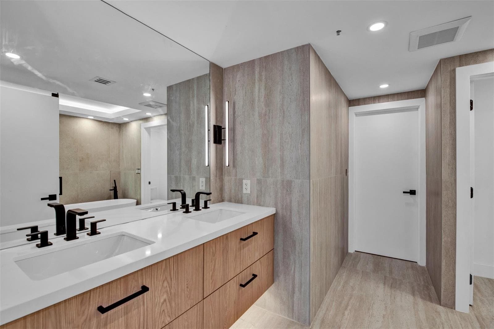 520 E Brickell Key Drive, Miami FL 33131 — 32