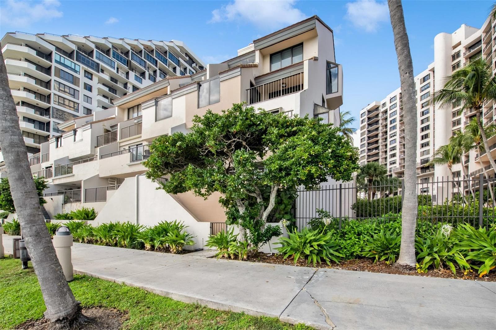 520 E Brickell Key Drive, Miami FL 33131 — 4
