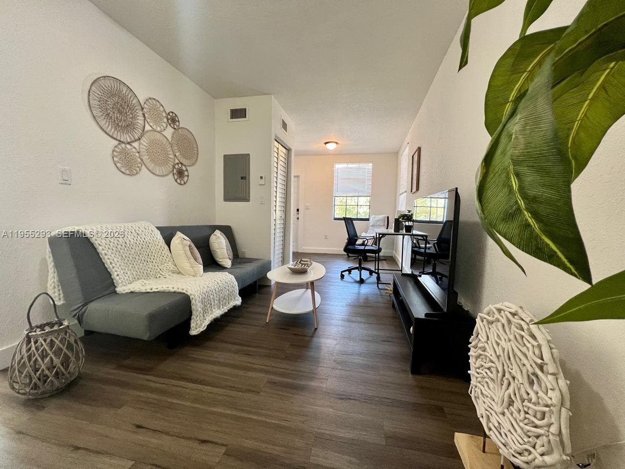 1068 NW 5th St, Miami FL 33128 — 29
