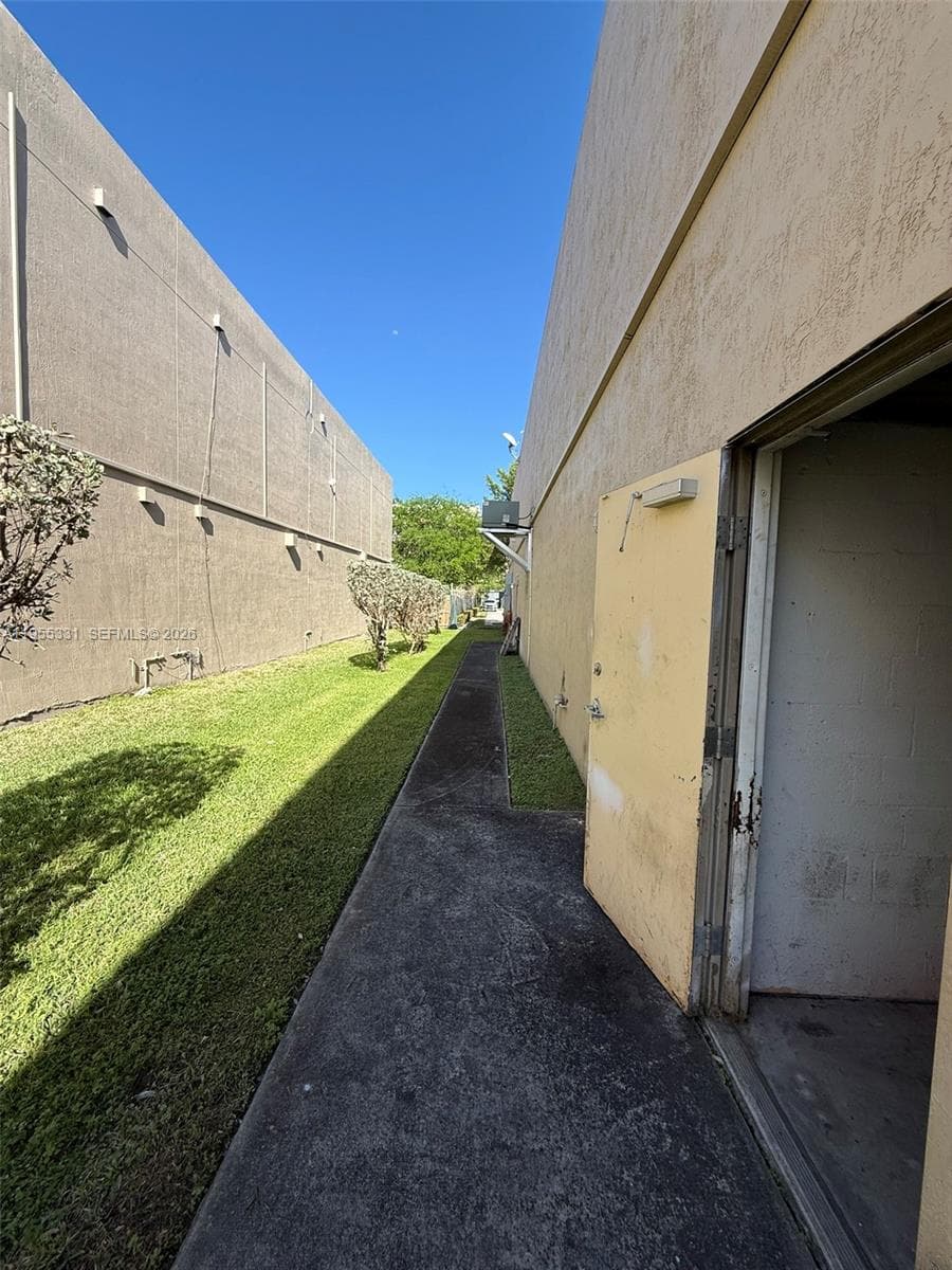 15075 SW 137th St # 6, Miami FL 33196 — 12
