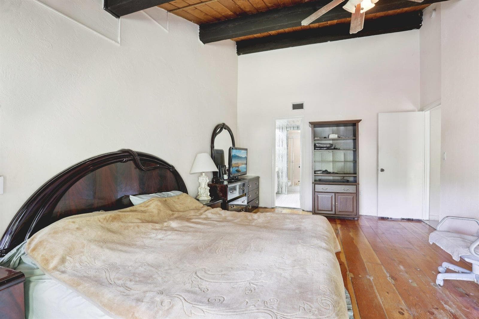 19232 NE 25th Avenue # 221b, Miami FL 33180 — 24