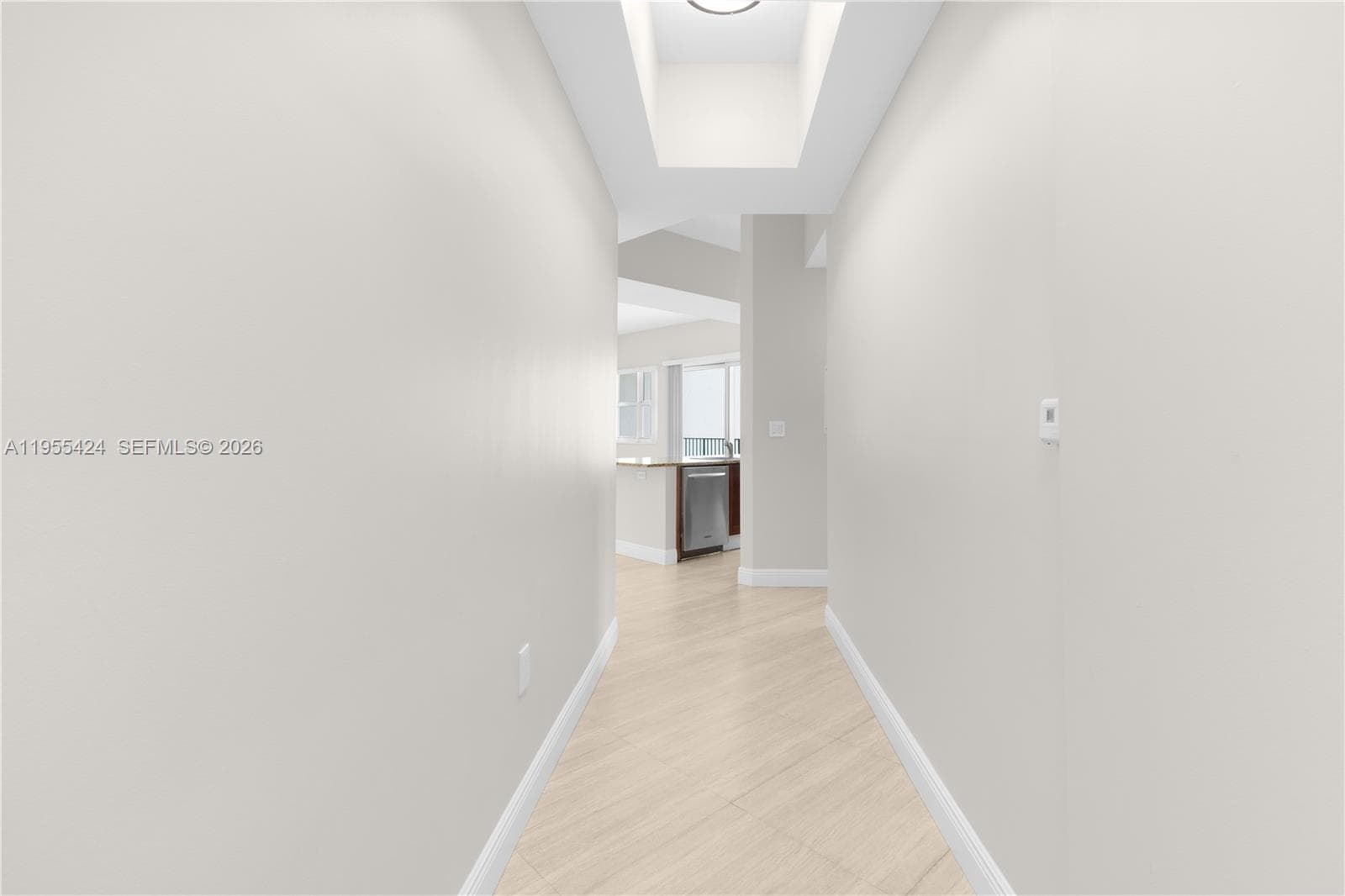 20000 E Country Club Dr # 402, Aventura FL 33180 — 2