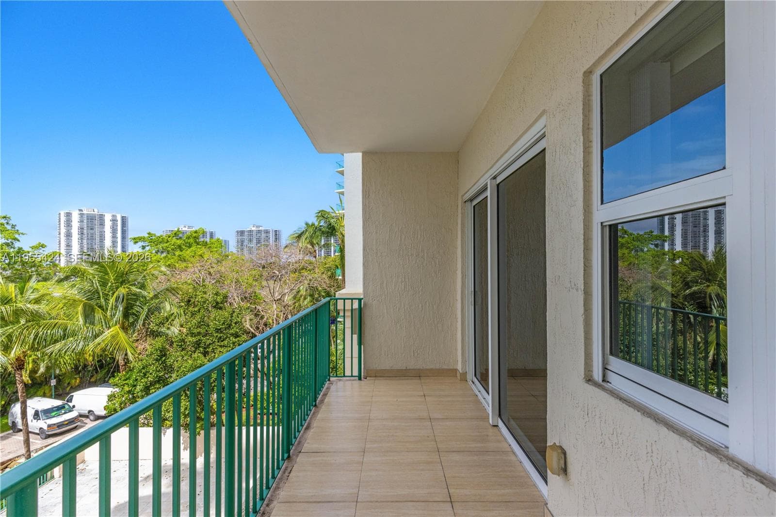 20000 E Country Club Dr # 402, Aventura FL 33180 — 16