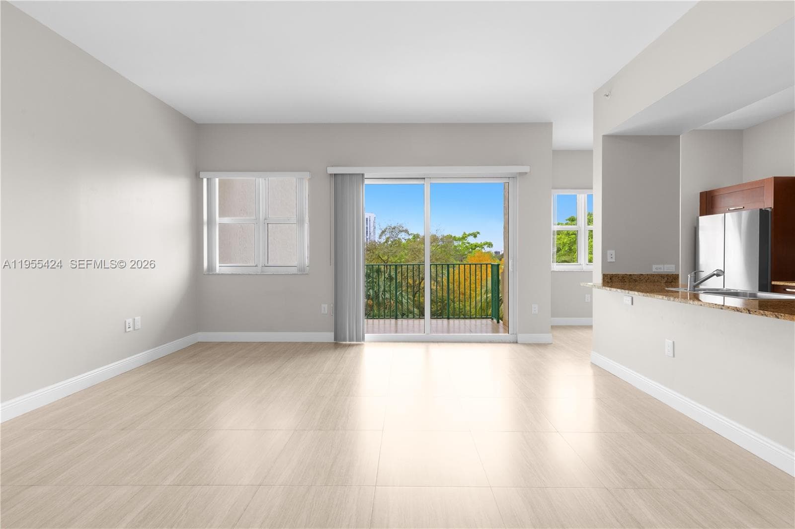 20000 E Country Club Dr # 402, Aventura FL 33180 — 3