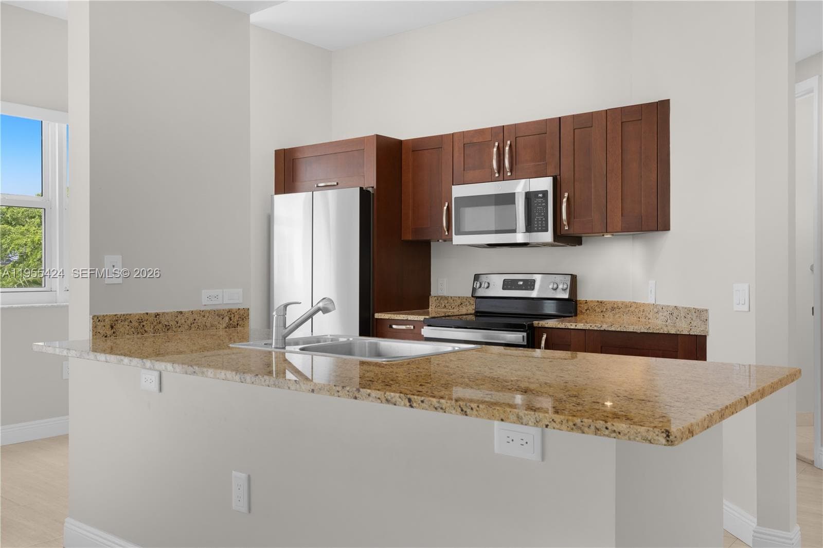 20000 E Country Club Dr # 402, Aventura FL 33180 — 1