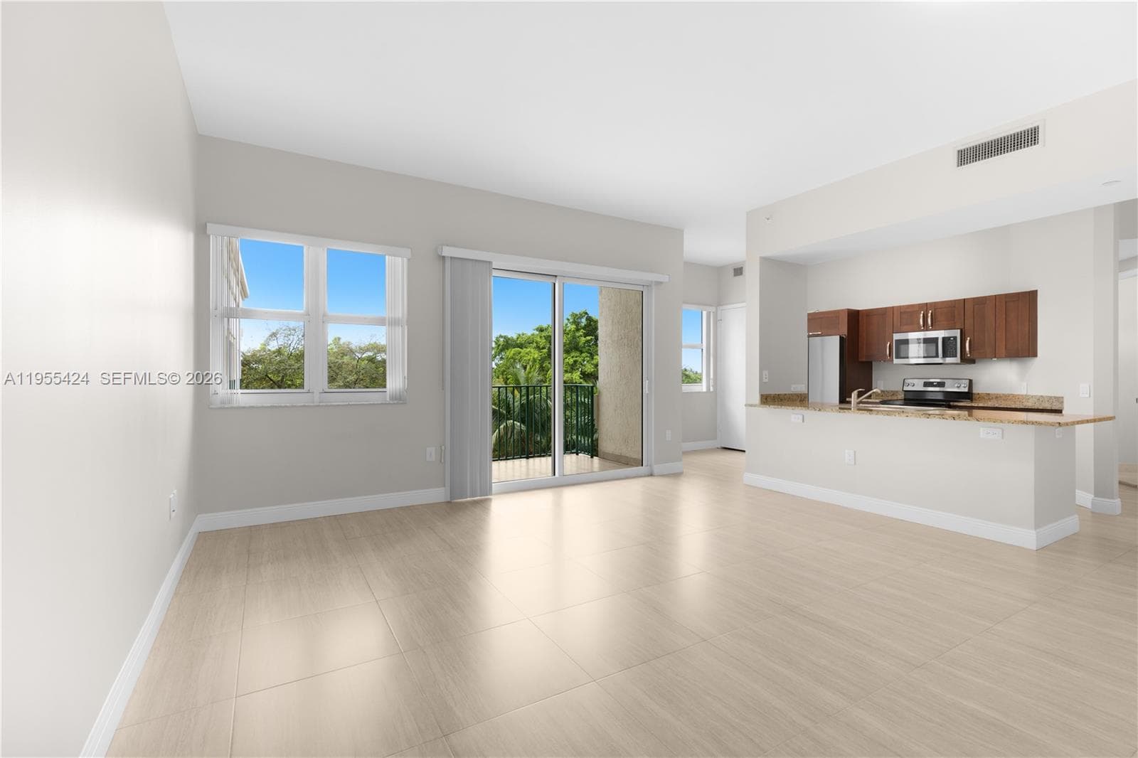 20000 E Country Club Dr # 402, Aventura FL 33180 — 5