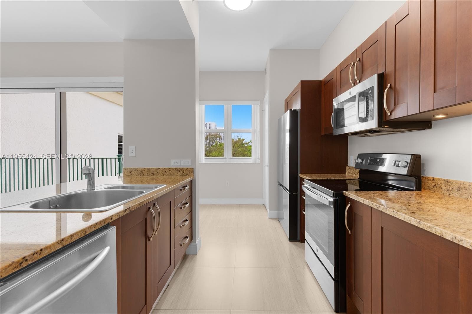 20000 E Country Club Dr # 402, Aventura FL 33180 — 10
