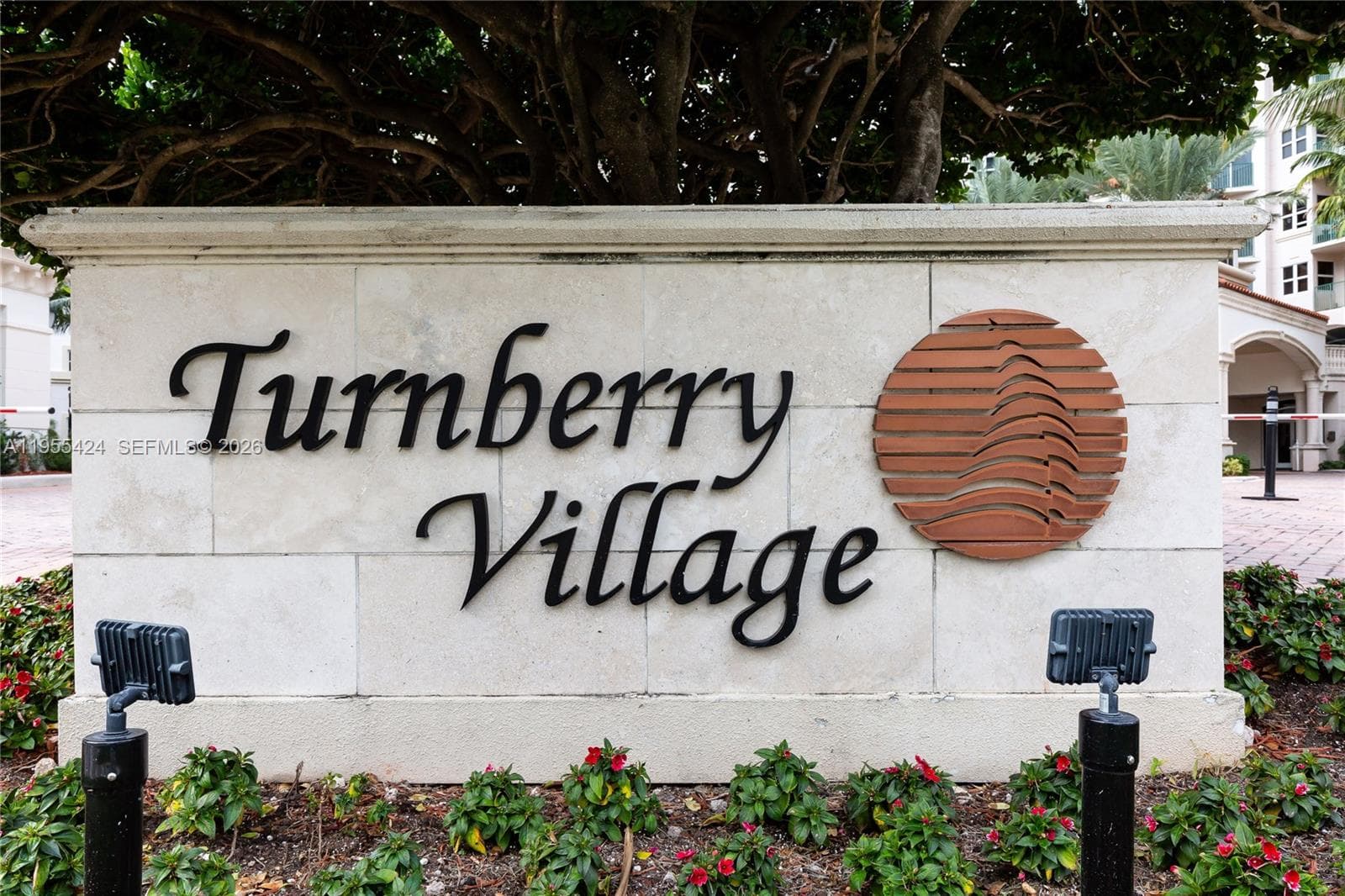 20000 E Country Club Dr # 402, Aventura FL 33180 — 37