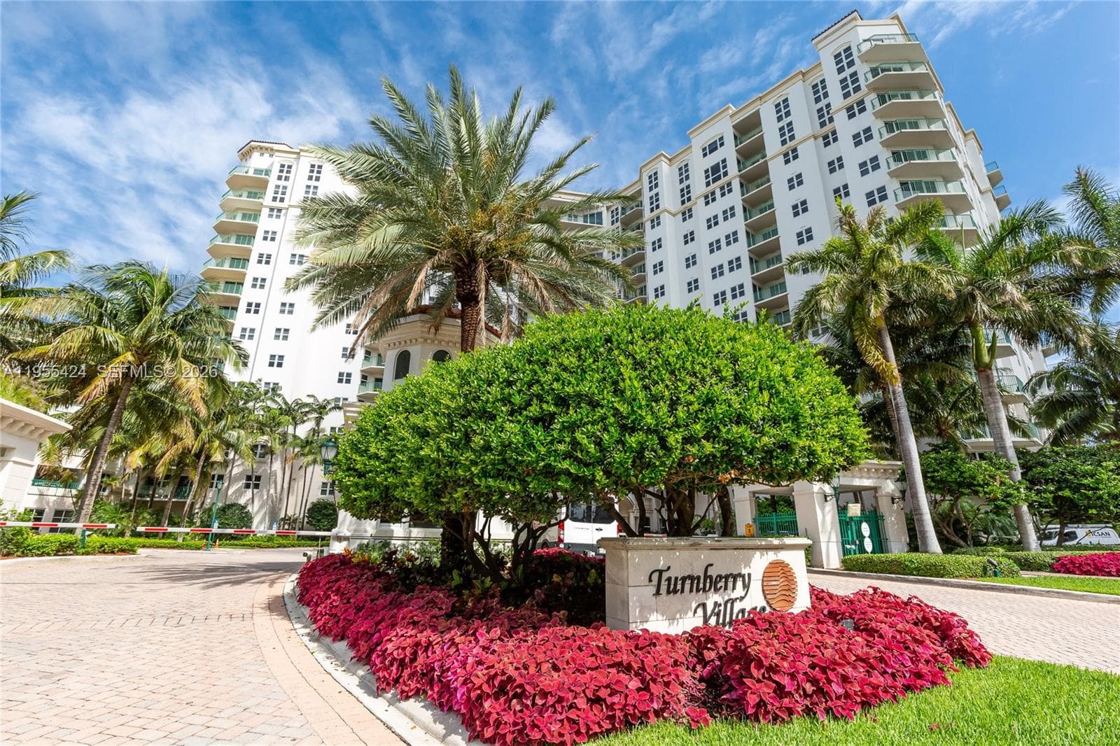 20000 E Country Club Dr # 402, Aventura FL 33180 — 35