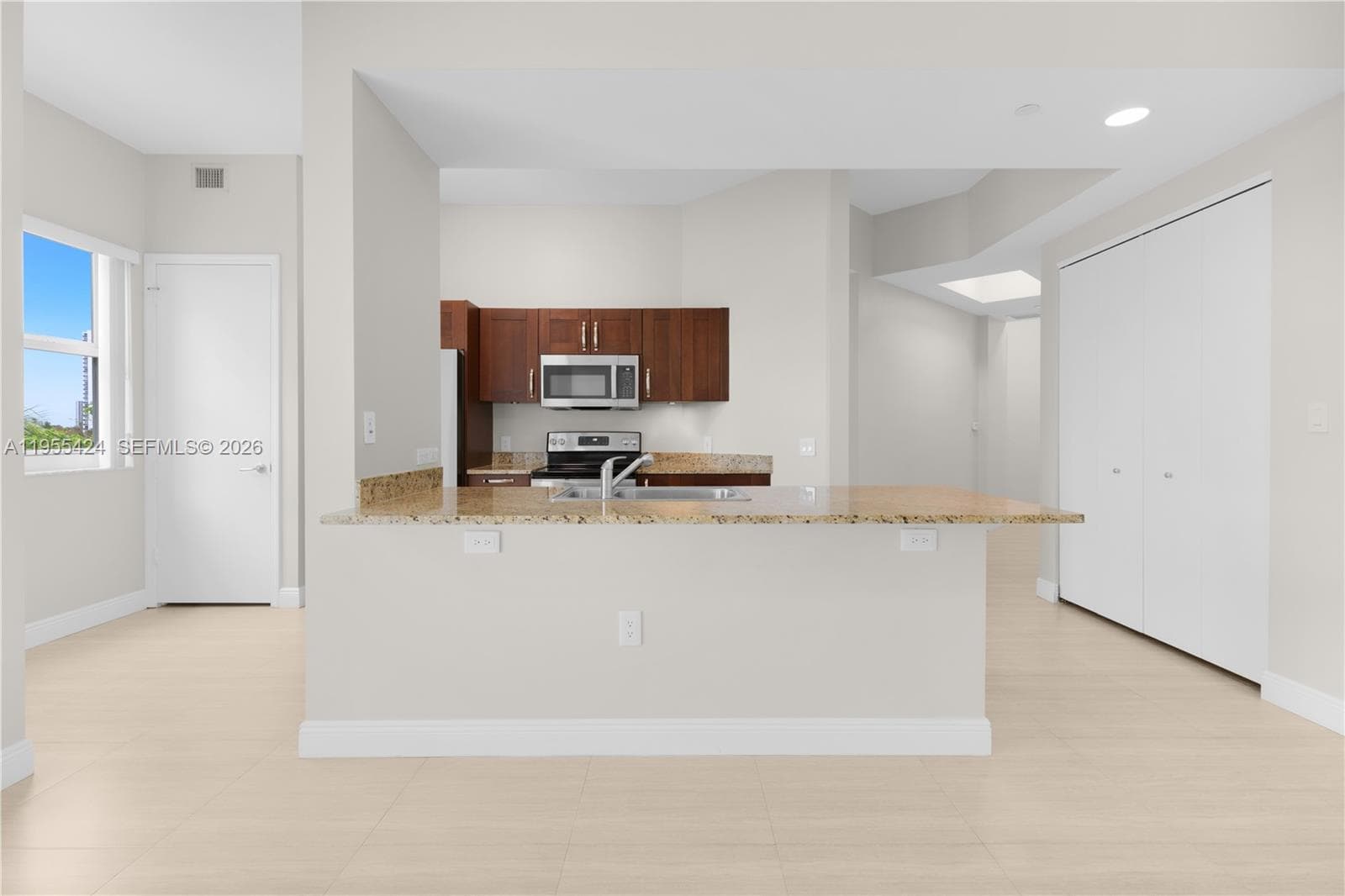 20000 E Country Club Dr # 402, Aventura FL 33180 — 8